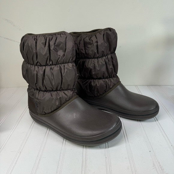 Crocs brown winter puff slip on boots - Picture 4 of 9